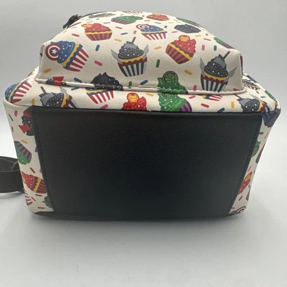 Disney Mini Backpack Bag Marvel Eats The Universe Avengers Cupcakes Food White - Picture 11 of 14